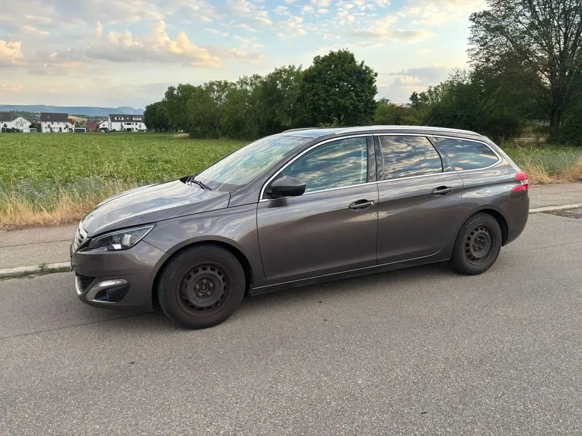 Gebraucht Peugeot 308 SW Allure 120 PS (88 kW) 2014 Grau Kombi