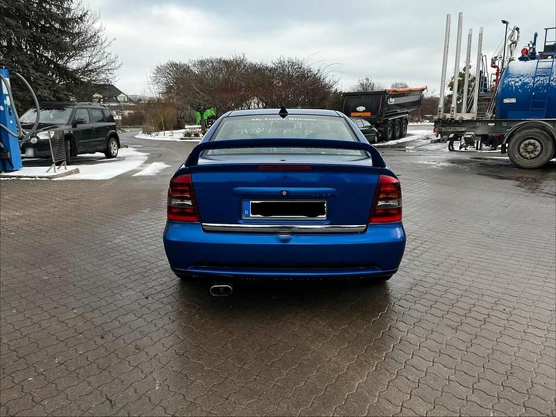 Gebraucht Opel Astra 146 PS (107 kW) 2003 Blau Coupé