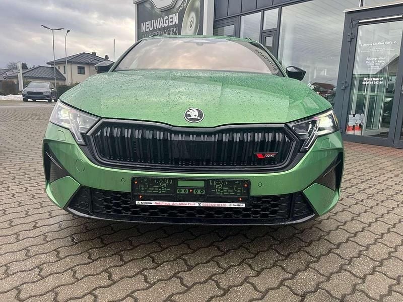 Neu Skoda Octavia RS 265 PS (194 kW) 2025 Cinnamonred Kombi