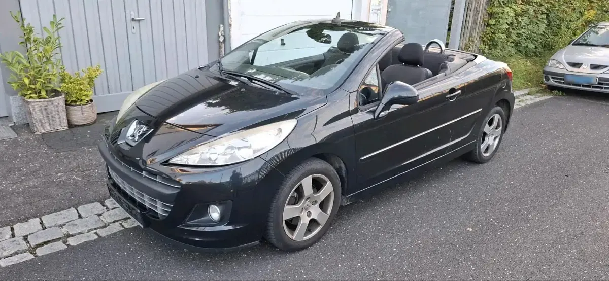 Gebraucht Peugeot 207 CC 156 PS (114 kW) 2011 Schwarz Cabrio
