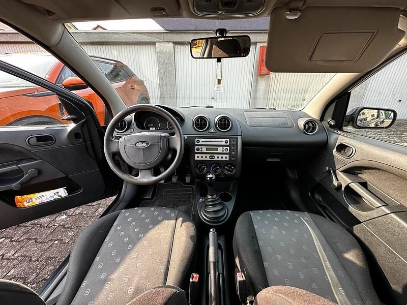 Gebraucht Ford Fiesta 60 PS (44 kW) 2005 Schwarz Kleinwagen