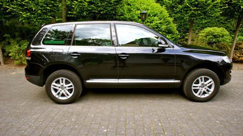 Schwarz Gebraucht 2008 VW Touareg SUV | 28.900 € - Bild 1/4