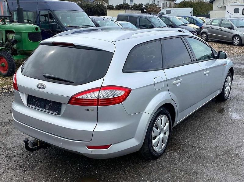 Gebraucht Ford Mondeo Trend 140 PS (102 kW) 2010 Polarsilber metallic Kombi