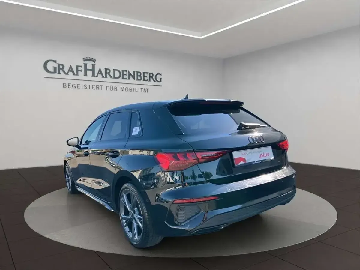 Gebraucht Audi A3 S-Line 150 PS (110 kW) 2023 Mythosschwarz metallic Limousine