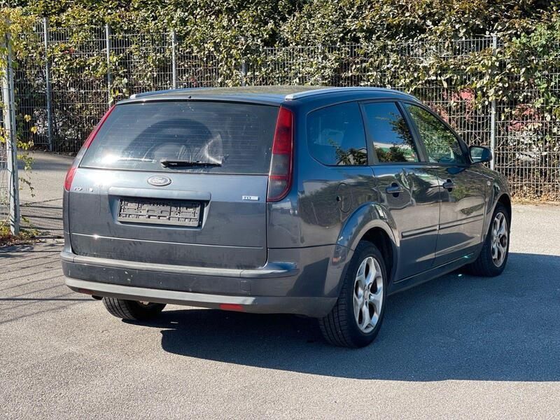 Gebraucht Ford Focus Ambiente 90 PS (66 kW) 2007 Grau Kombi