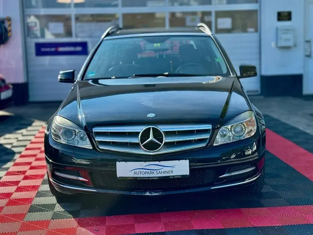 Gebraucht Mercedes C350 231 PS (169 kW) 2010 Schwarz Limousine