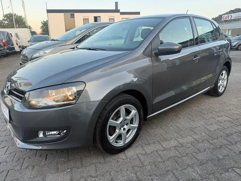Gebraucht VW Polo Comfortline 69 PS (50 kW) 2014 Grau Limousine