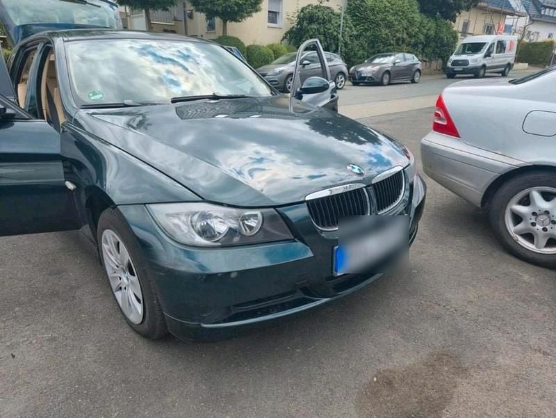 Gebraucht BMW 318 129 PS (94 kW) 2006 Grün Kombi