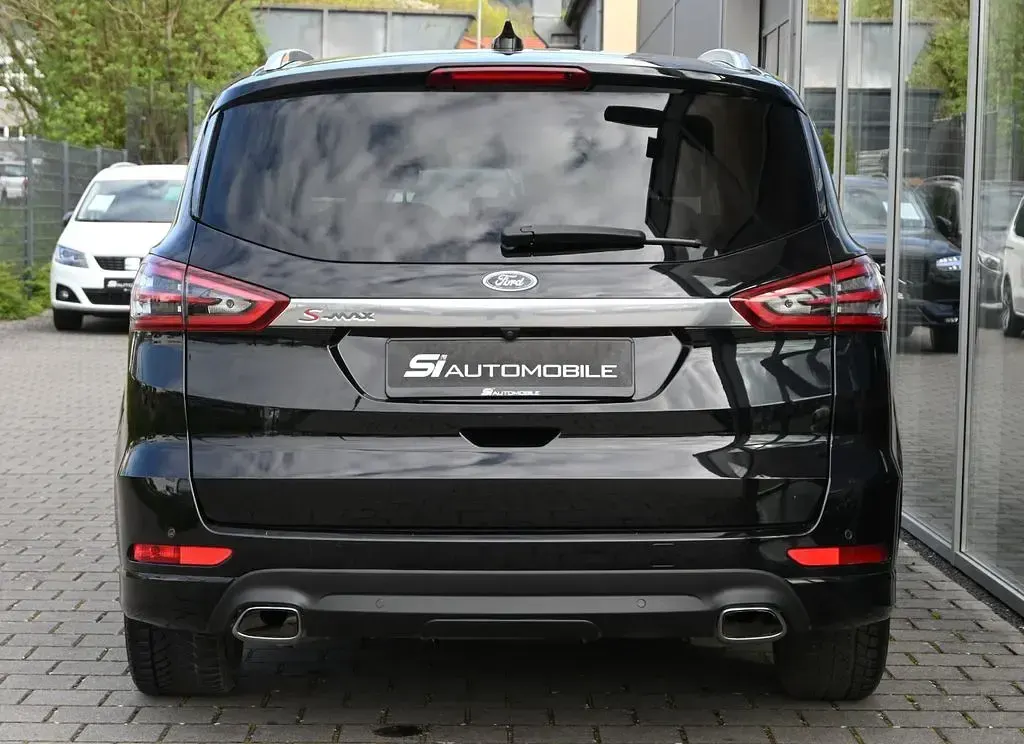 Gebraucht Ford S-MAX Titanium 190 PS (139 kW) 2022 Schwarz Van / Kleinbus