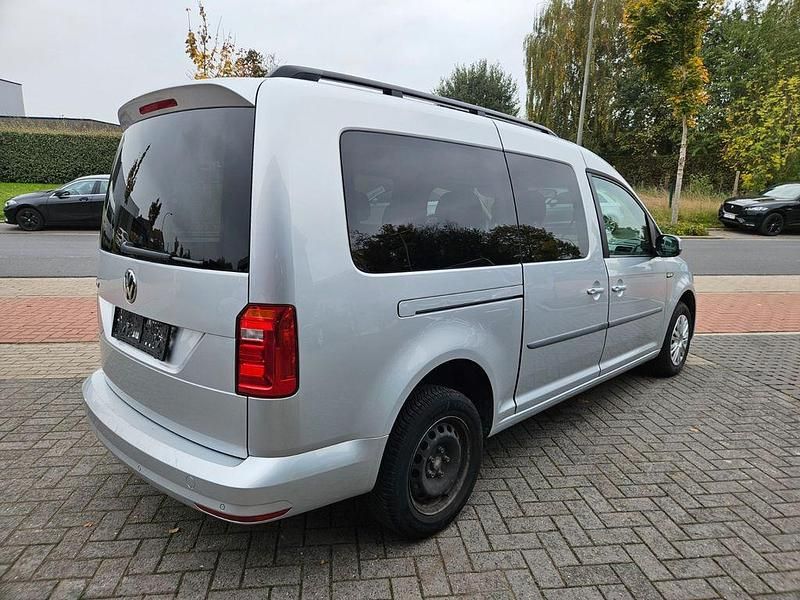 Gebraucht VW Caddy Maxi 102 PS (75 kW) 2018 Silber Van / Kleinbus