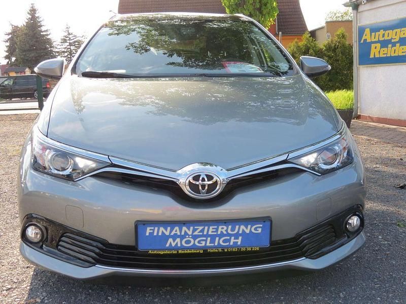 Gebraucht Toyota Auris Edition-S 116 PS (85 kW) 2017 Grau Kleinwagen