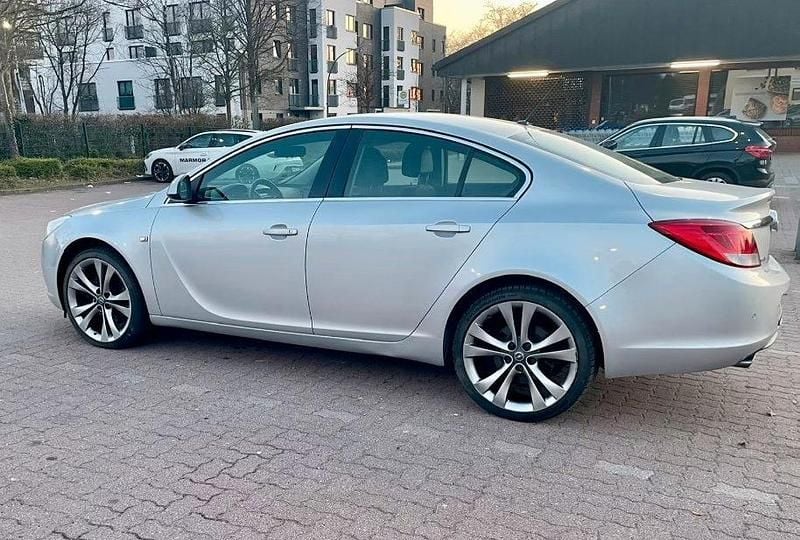 Gebraucht Opel Insignia 220 PS (161 kW) 2009 Silber Limousine
