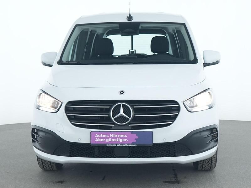 Gebraucht Mercedes T180 131 PS (96 kW) 2024 Arktikweiss Van / Kleinbus