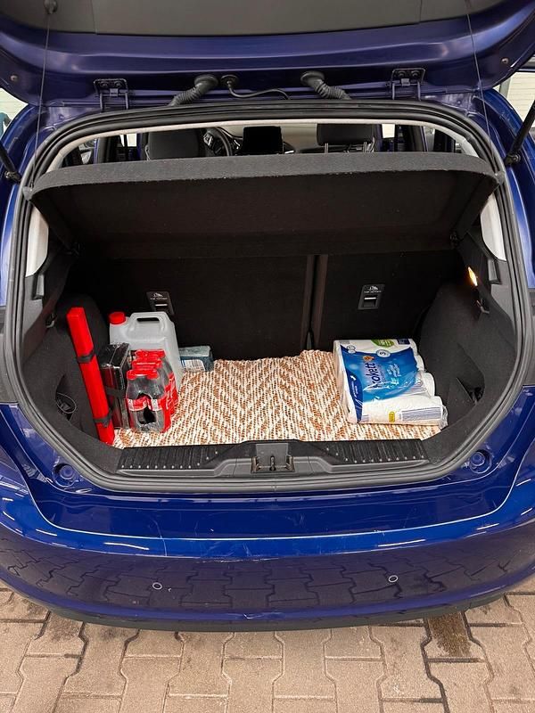 Gebraucht Ford Fiesta Trend 85 PS (62 kW) 2018 Blau Limousine