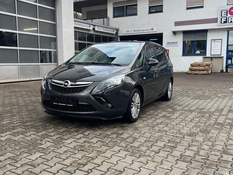 Grau Gebraucht 2016 Opel Zafira Tourer Edition Van / Kleinbus | 9.900 € (Fairer Preis) - Bild 1/4