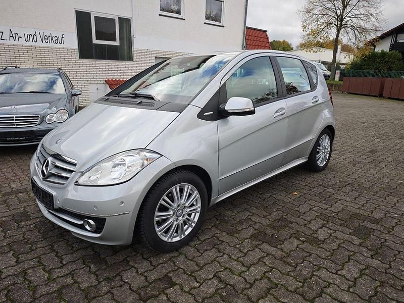 Polarsilber Gebraucht 2009 Mercedes A160 Elegance Van / Kleinbus | 9.974 € (Teuer) - Bild 1/4