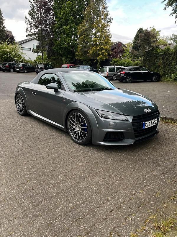 Silber Gebraucht 2017 Audi TT Comfort Cabrio | 29.999 € - Bild 1/4