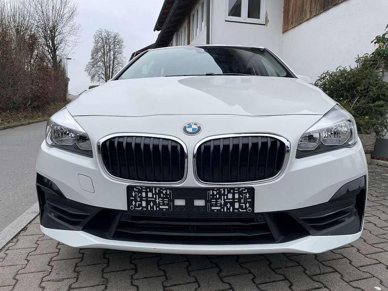 Gebraucht BMW 220 192 PS (141 kW) 2018 Alpinweiß iii Van / Kleinbus