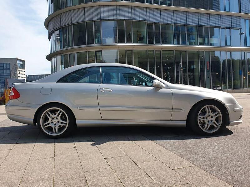 Silber Gebraucht 2003 Mercedes CLK55 AMG AMG Coupé | 12.500 € - Bild 1/4