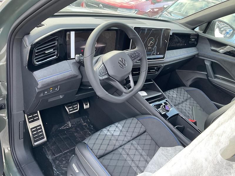 Neu VW Tiguan R-line 265 PS (194 kW) 2026 Cipressino grün metallic SUV