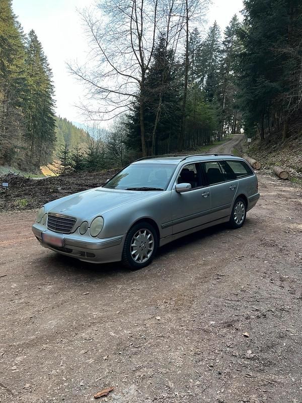 Gebraucht Mercedes E430 278 PS (204 kW) 1999 Silber Limousine