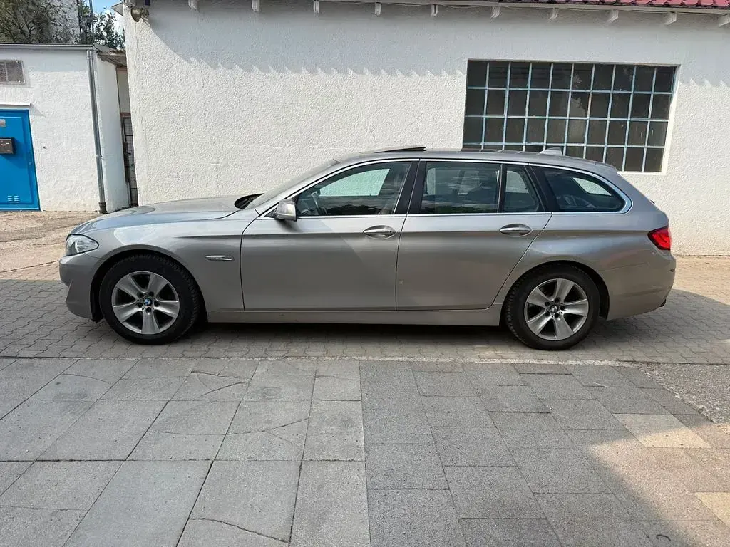 Gebraucht BMW 525 204 PS (150 kW) 2011 Silber Kombi