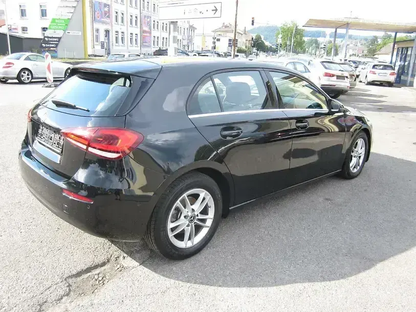 Gebraucht Mercedes A180 Avantgarde 116 PS (85 kW) 2019 Schwarz metallic Coupé