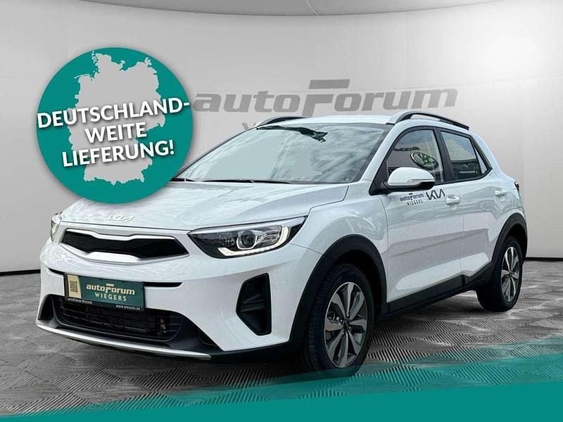 (ud) schneeweiss Gebraucht 2024 Kia Stonic Vision SUV | 20.870 € (Fairer Preis) - Bild 1/4