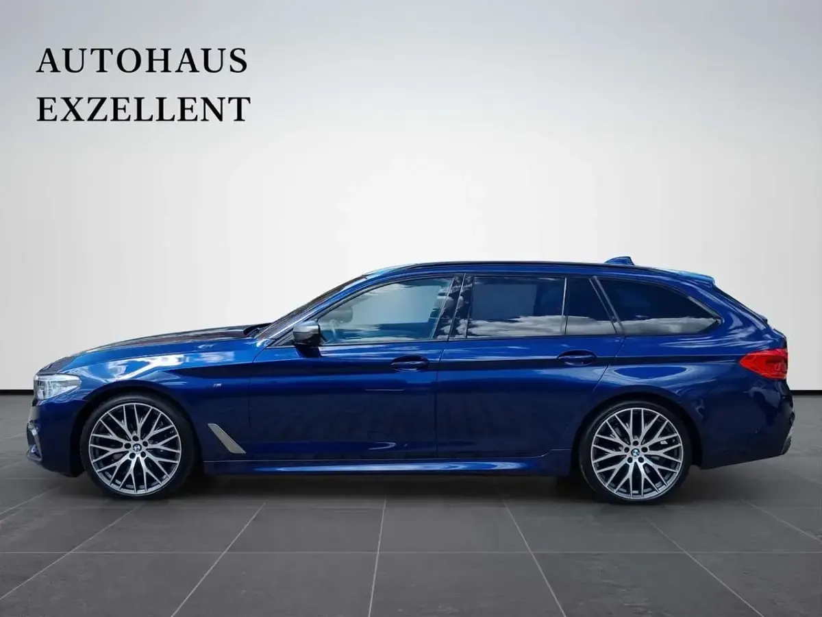 Gebraucht BMW 550 400 PS (294 kW) 2019 Mediterranblau Kombi