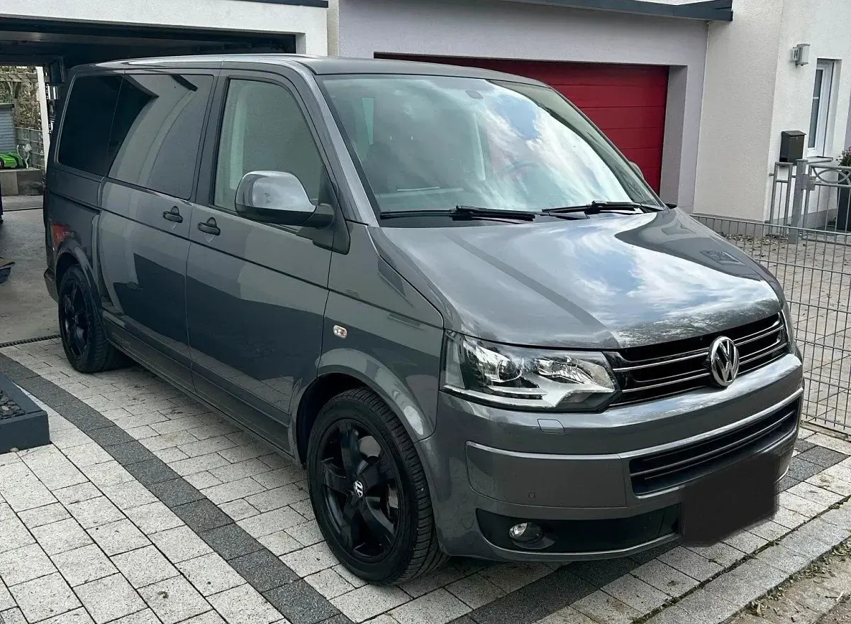 Gebraucht VW Multivan 179 PS (131 kW) 2015 Grau Van / Kleinbus