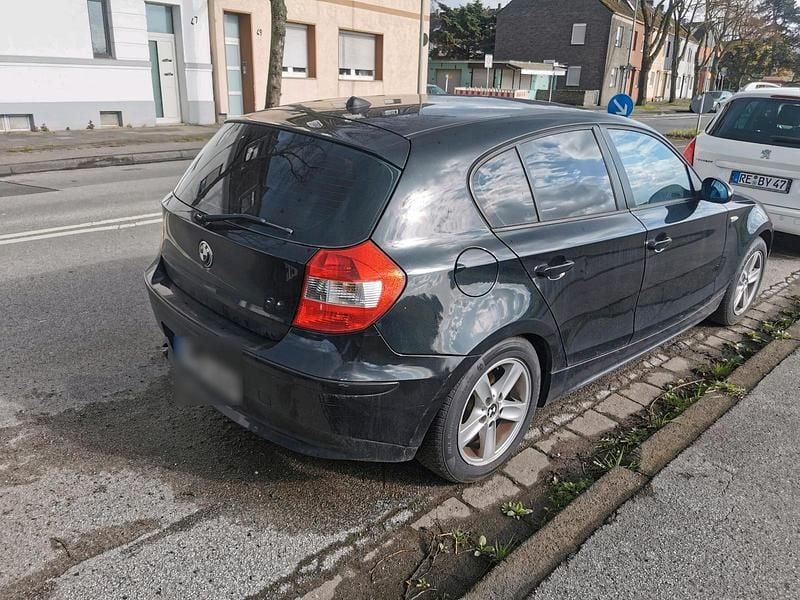 Gebraucht BMW 116 116 PS (85 kW) 2006 Schwarz Kleinwagen