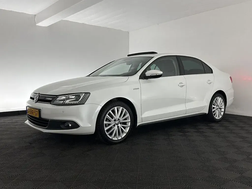 Gebraucht VW Jetta Highline 170 PS (125 kW) 2013 Weiß Limousine