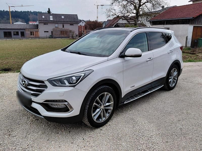 Gebraucht Hyundai Santa Fe 200 PS (147 kW) 2017 Weiß SUV