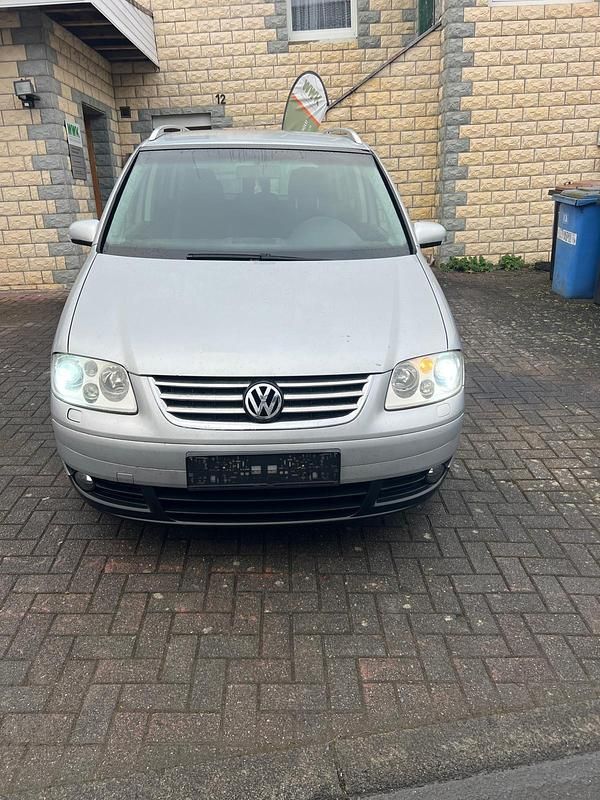 Gebraucht VW Touran 105 PS (77 kW) 2004 Silber Van / Kleinbus