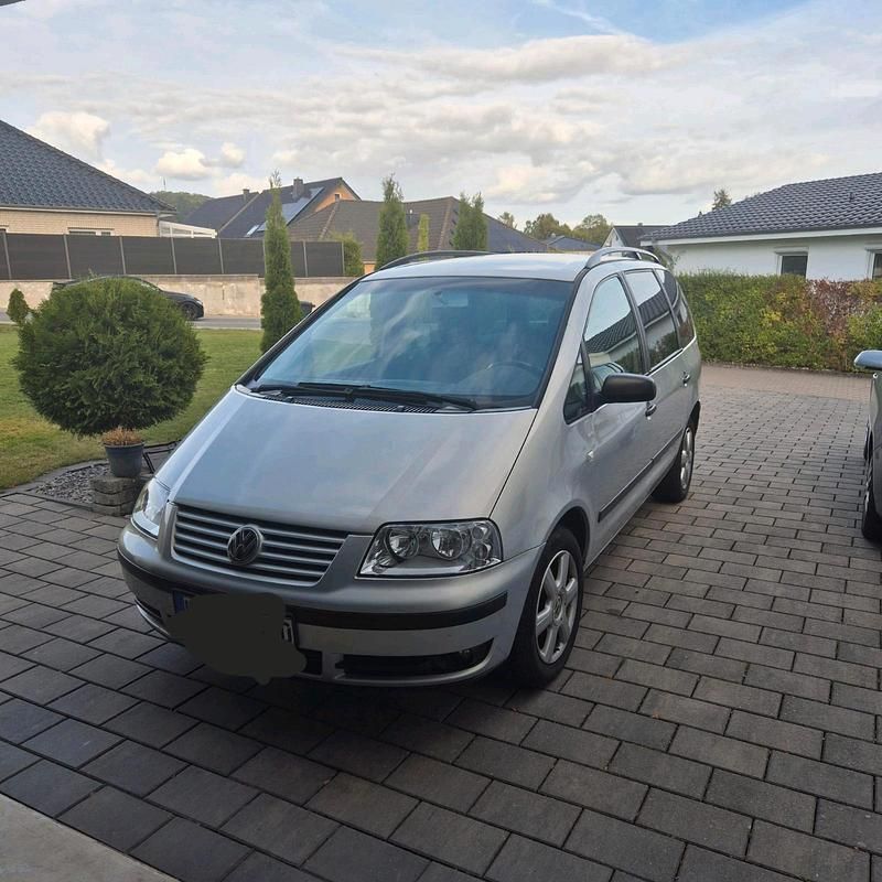 Grau Gebraucht 2002 VW Sharan Van / Kleinbus | 1.800 € (Fairer Preis) - Bild 1/4