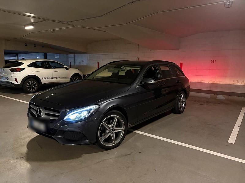 Grau Gebraucht 2015 Mercedes C200 AMG Kombi | 13.200 € (Fairer Preis) - Bild 1/4
