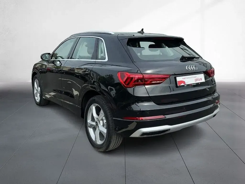 Gebraucht Audi Q3 Ambiente 150 PS (110 kW) 2022 Mythosschwarz metallic SUV