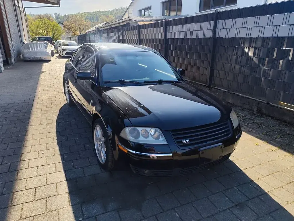 Usata VW Passat 275 CV (202 kW) 2004 Nero Berlina