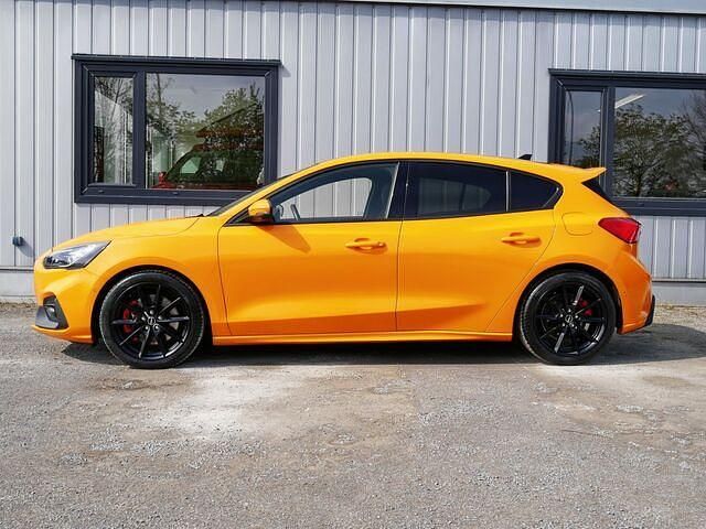 Używany Ford Focus ST 280 KM (205 kW) 2020 Pomarańczowy Sedan/Limuzyna