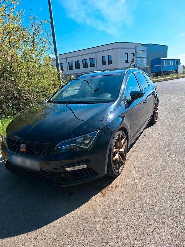 Second-hand Seat Leon ST CUPRA 300 CP (220 kW) 2017 Negru Break