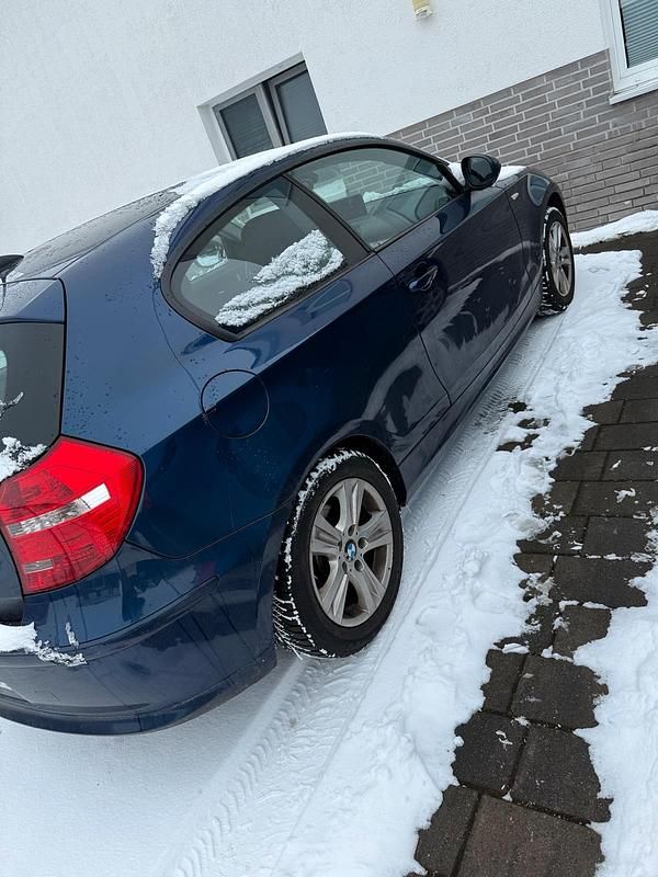 Gebraucht BMW 116 116 PS (85 kW) 2011 Blau Kleinwagen