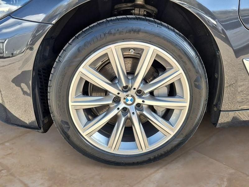 Gebraucht BMW 530e 292 PS (214 kW) 2020 Grau Limousine