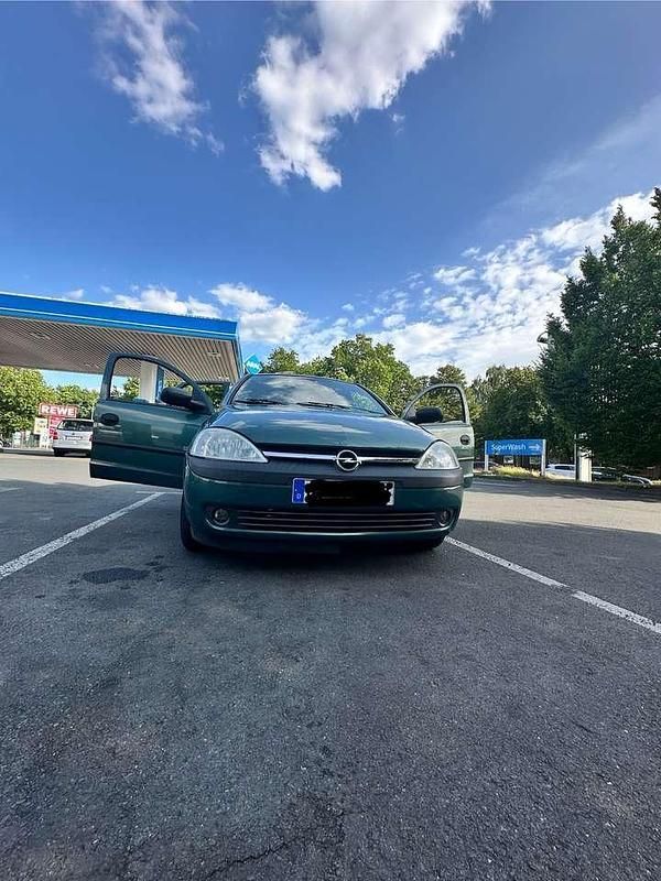 Grün Gebraucht 2002 Opel Corsa Limousine | 690 € (Superpreis) - Bild 1/4
