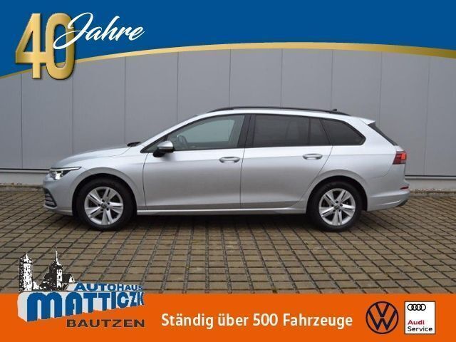 Reflexsilber metallic Gebraucht 2021 VW Golf VIII Life Kombi | 24.789 € (Fairer Preis) - Bild 1/4