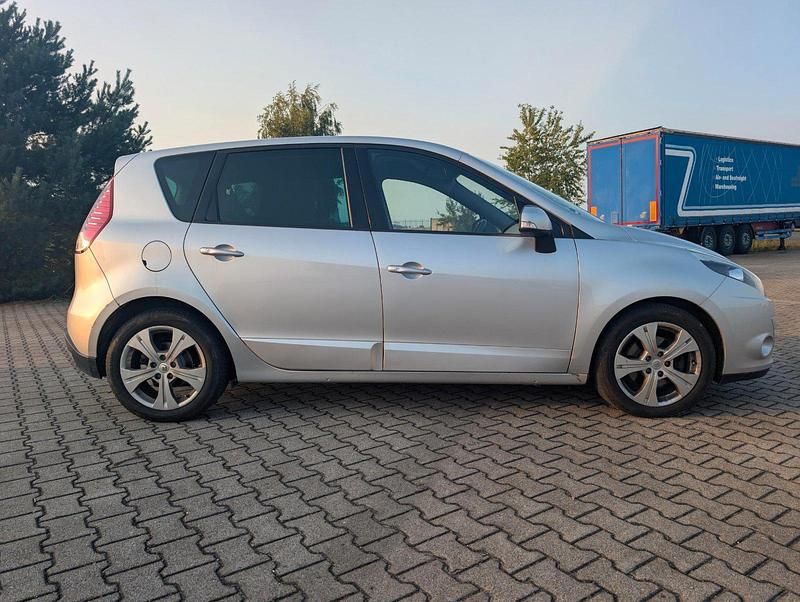 Gebraucht Renault Scénic III 131 PS (96 kW) 2011 Silber Van / Kleinbus