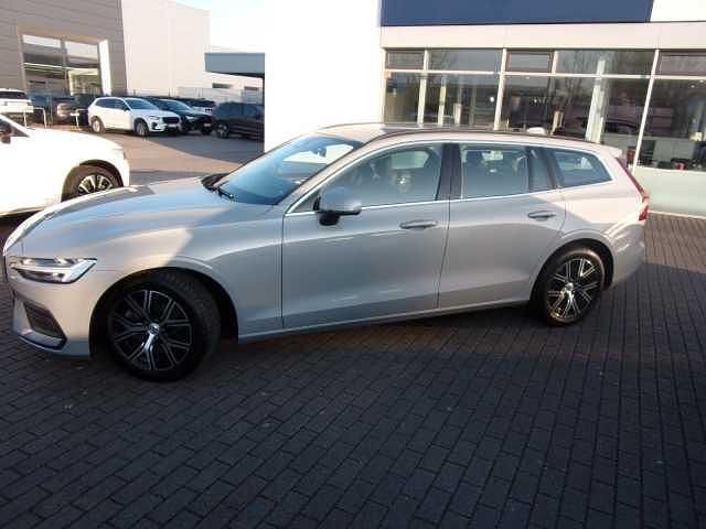 Gebraucht Volvo V60 145 PS (106 kW) 2024 Kombi