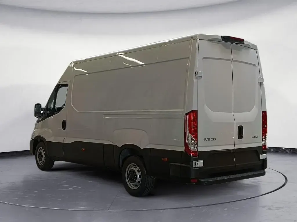 Neu Iveco Daily 158 PS (116 kW) 2026 Blanc Van