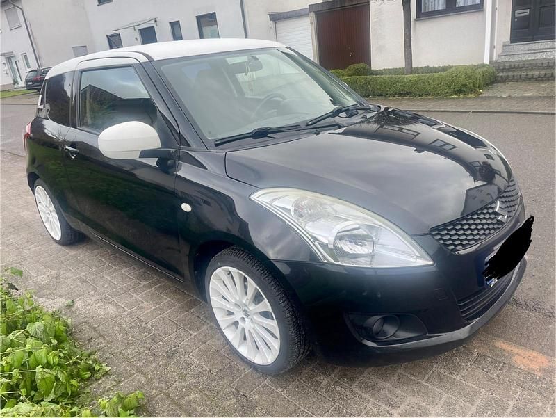 Gebraucht Suzuki Swift Limited 94 PS (69 kW) 2013 Schwarz Kleinwagen