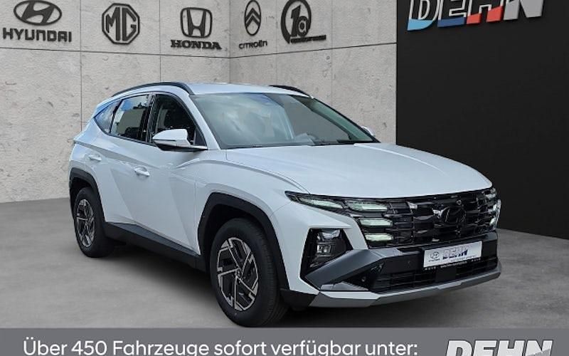 Atlas white Neu 2025 Hyundai Tucson Select SUV | 31.970 € (Fairer Preis) - Bild 1/4