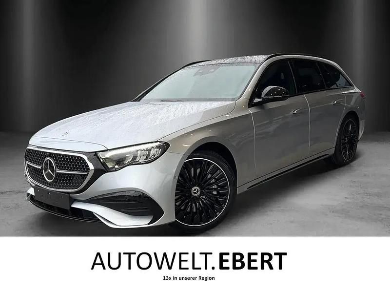 Hightechsilber Gebraucht 2023 Mercedes E220 AMG line Kombi | 57.900 € - Bild 1/4